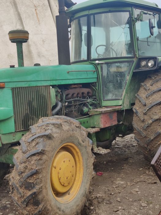 Tractor John deere Izvoarele • OLX.ro