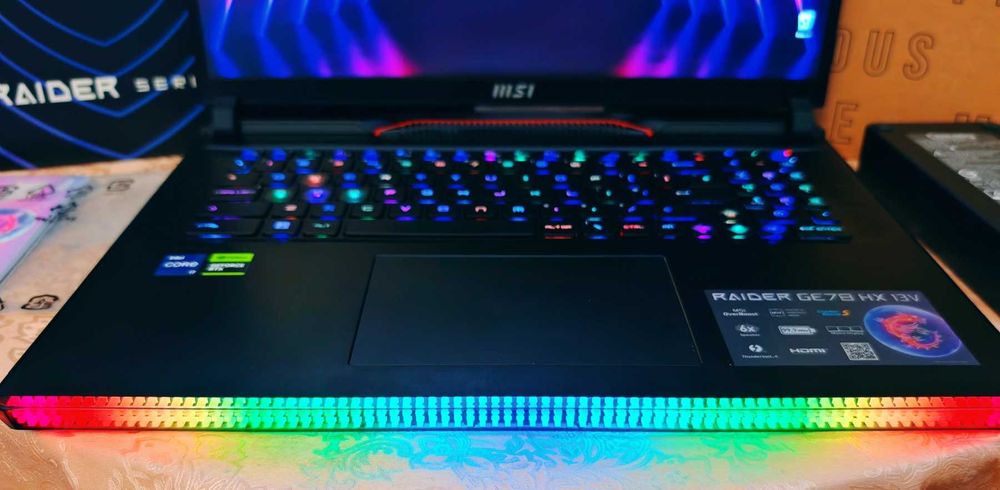 NVIDIA GeForce RTX 4070 8GB/Intel Core i7-13700HX/16GB RAM DDR5/1TB SSD NVMe/17.3 Quad HD IPS 240hz/MSI Raider GE78 HX 13VH геймърски лаптоп gaming