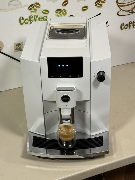 Кафемашина кафе автомат Jura E4 с гаранция