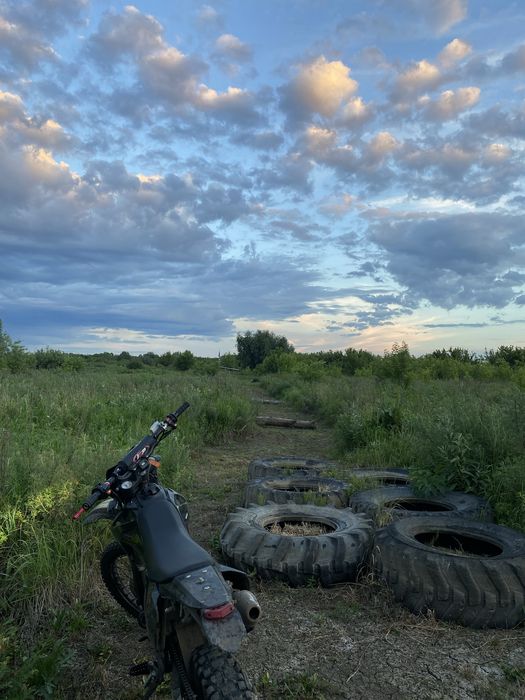 Продам эндуро 250 кубов