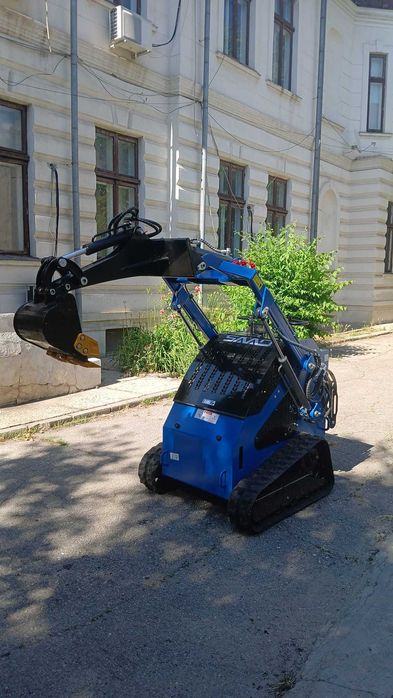 Inchiriere/vanzare  Mini Buldoexcavator cu multiple accesorii incluse