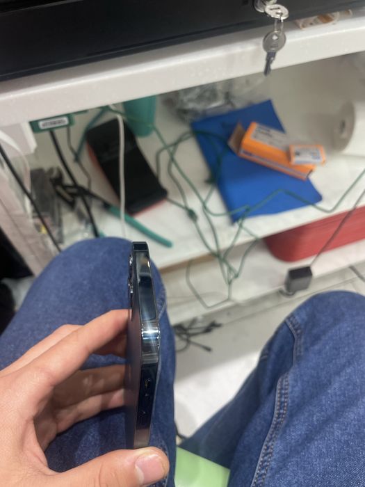 Продам айфон 12про