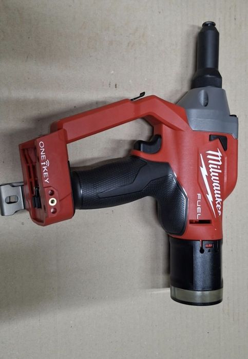 Milwaukee ONEFPRT 
Prinde toate niturile oarbe, incl