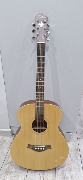 Гитара акустическая