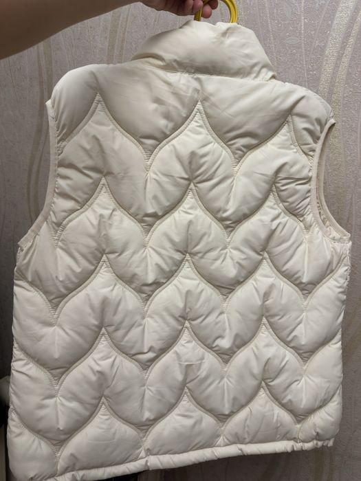 Безрукава женсий новая