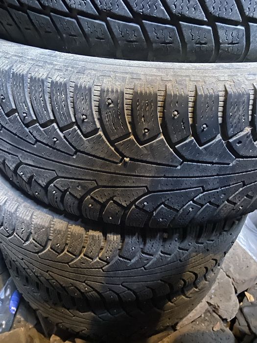 Диски с зимней шипованной резиной