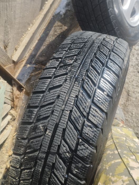 Продам резину б/у в отличном состоянии