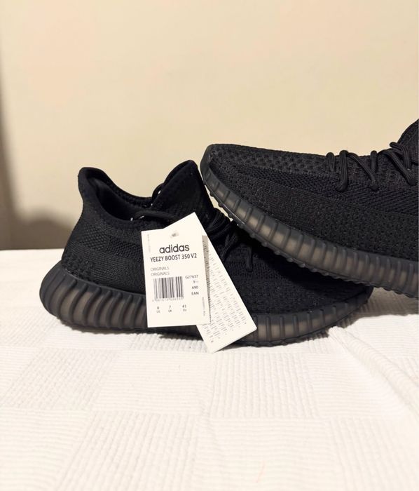 Vand adidasi yeezy