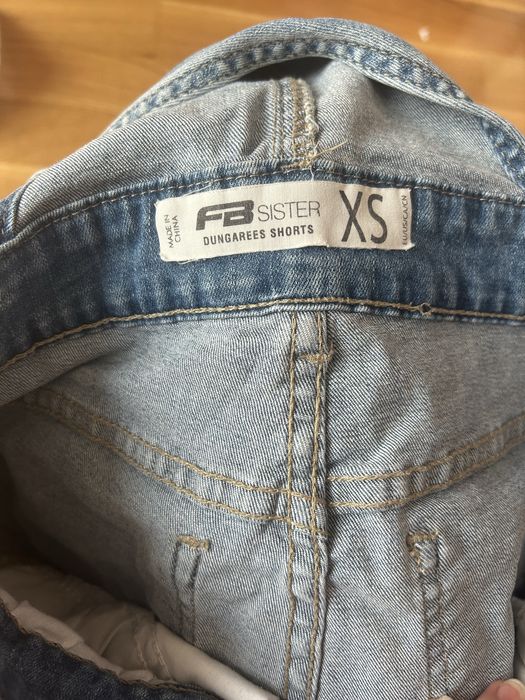 Запазени дрехи за момиче 8-10 години