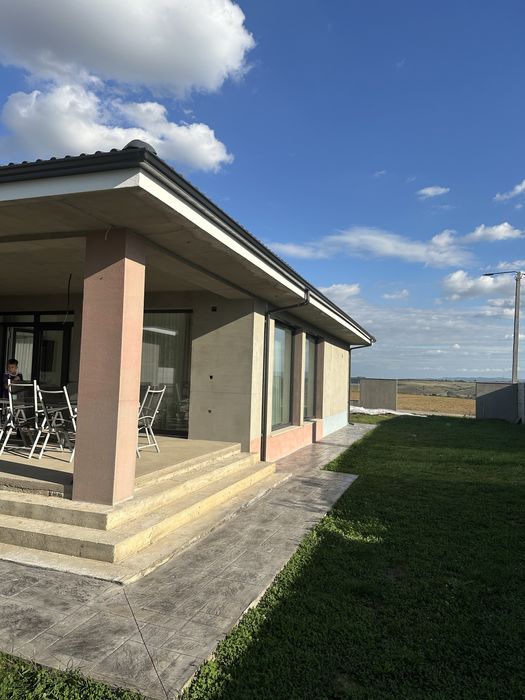 Jgheaburi și burlane din aluminiu dintr-o singura bucata.