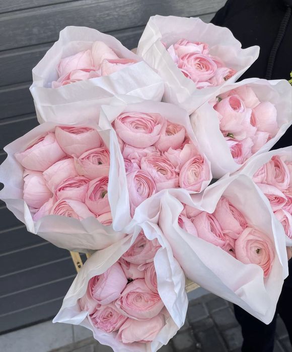 Букет цветов,купить розы,пионы,тюльпаны