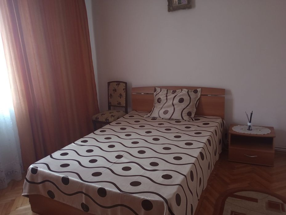 Inchiriez apartament