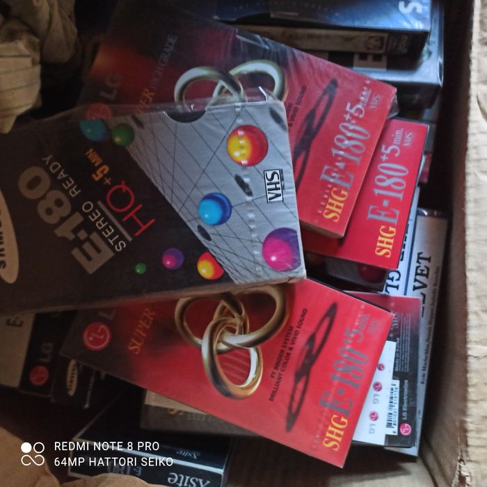 Видеокассеты и ДВД диски болванки