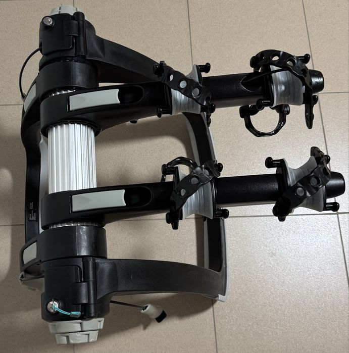 Suport Thule RaceWay 991 cu prindere pe haion pentru 2 biciclete