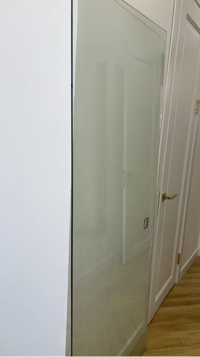 Коленная стекло