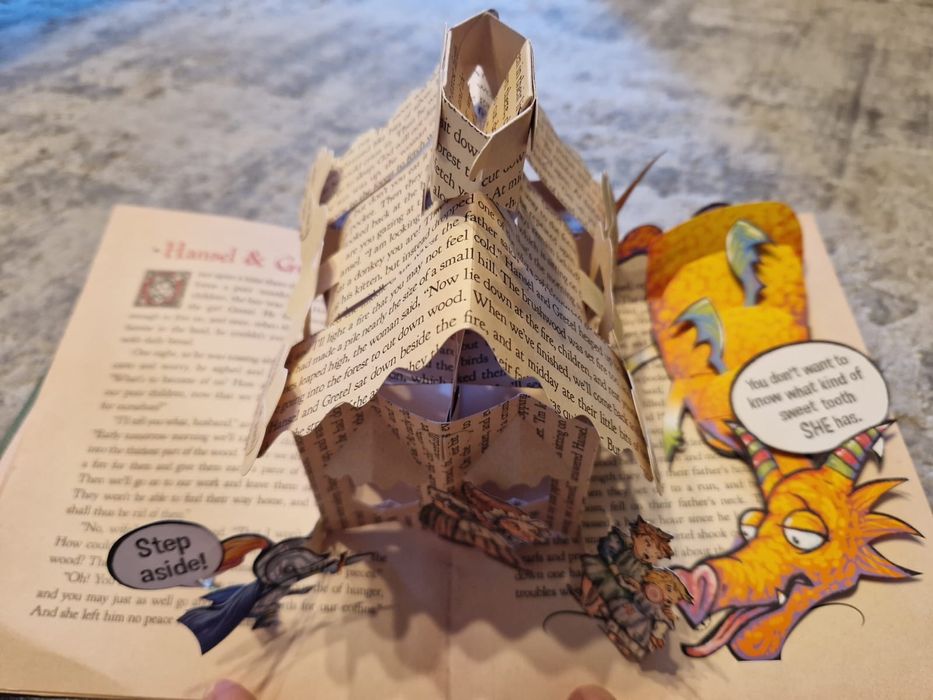 Carte popup engleza Dragon and Knight