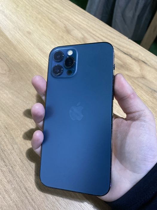 айфон 12 про в отличном состояний