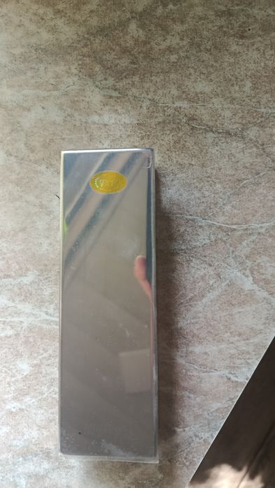 Продам  петли для стеклянной двери новые