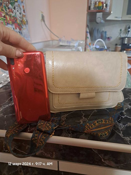 Дамска чанта през рамо