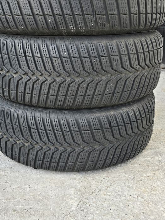 4 Броя 205/55/16 Vredestein 2x5,8mm 2x5,6mm