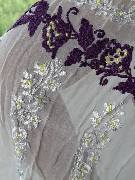 Vind costum popular autentic marchizet