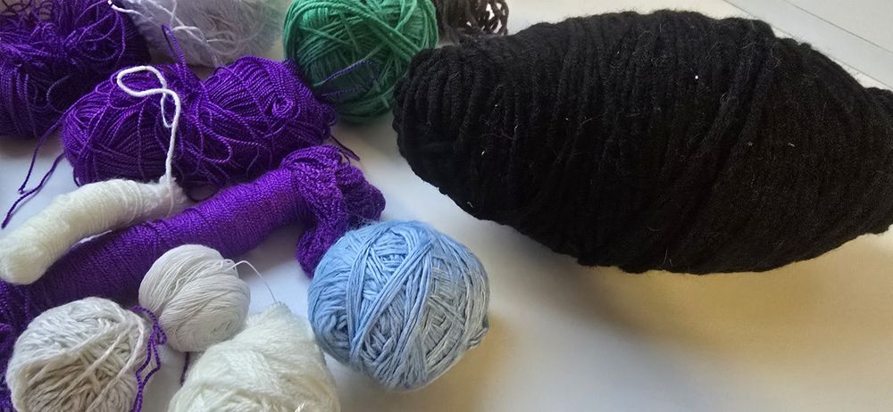 Пряжа. Нитки .   .