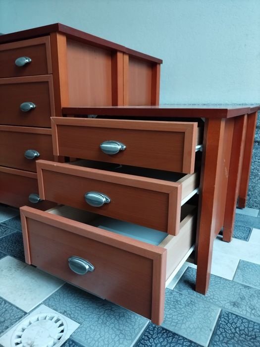 Mebel yengidey turipdi 4 ta va 2 ta oyna ham bor