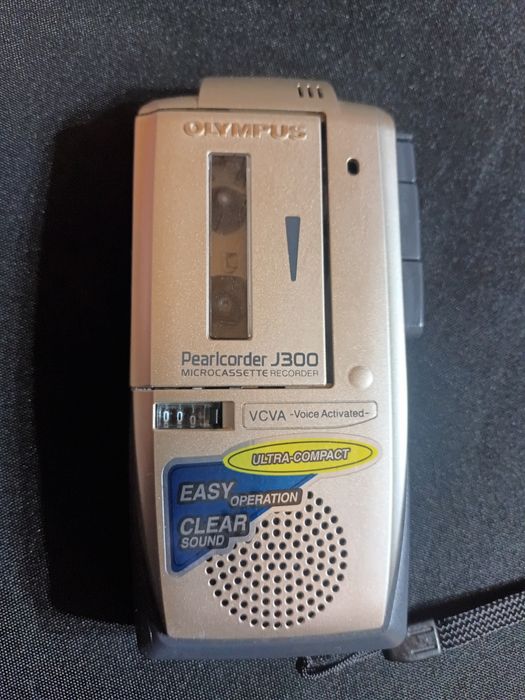 Reportofon Olympus J3000