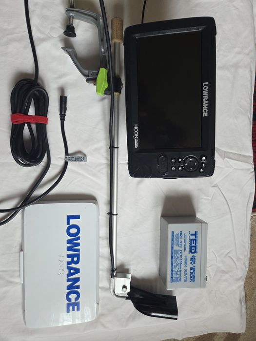 Sonar Lowrance hook reveal 9ts