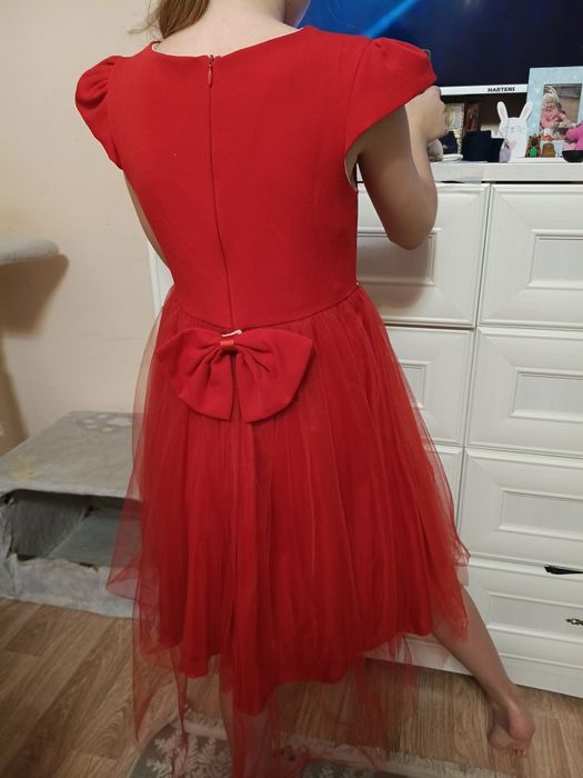 Продам платье  очень красивое