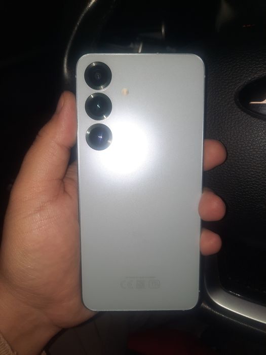 Samsung S25 почти новый