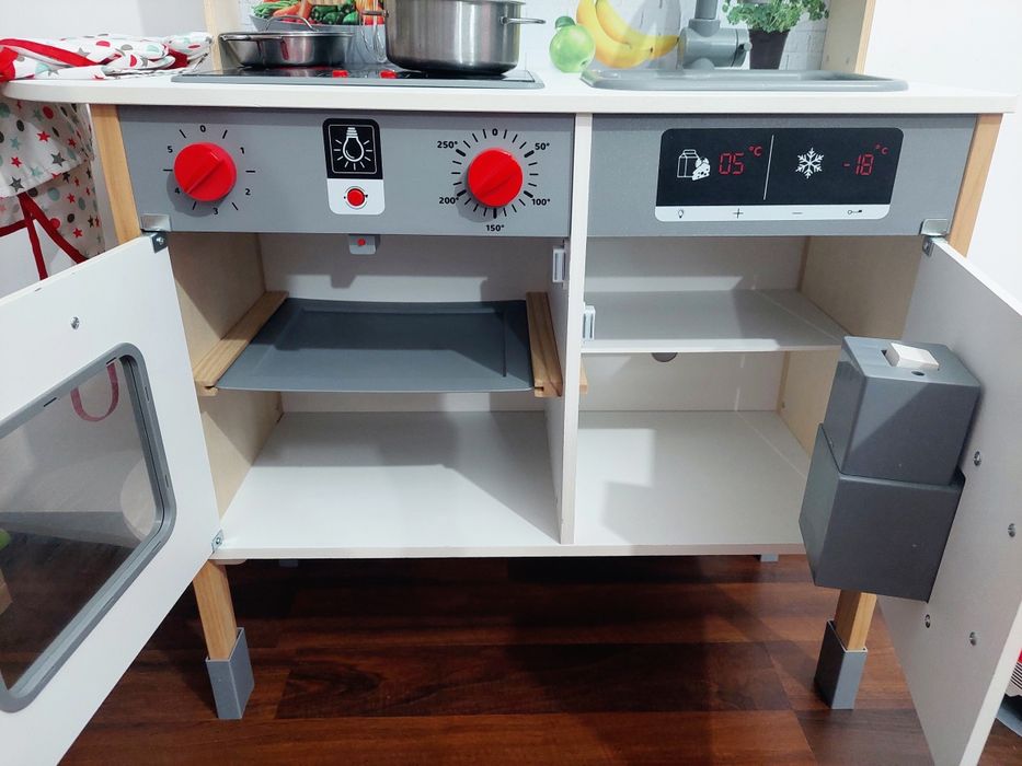 Bucătărie din lemn pentru copii, cu lumini și sunete, Playtive (Lidl)