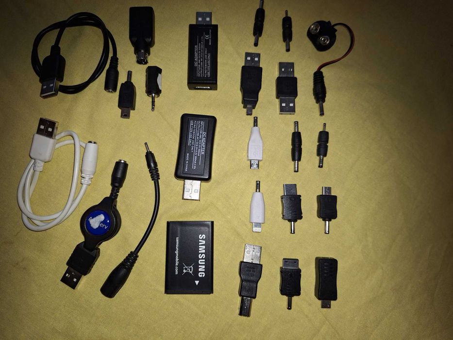 Set 24 acesorii, adaptoare telefoane etc