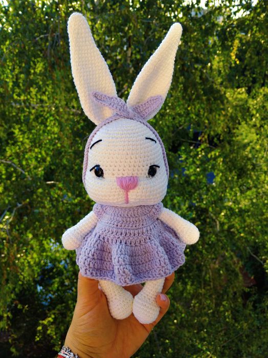 Ръчно изплетено зайче