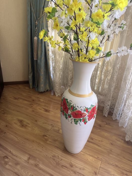 Ваза гүлімен сатылады