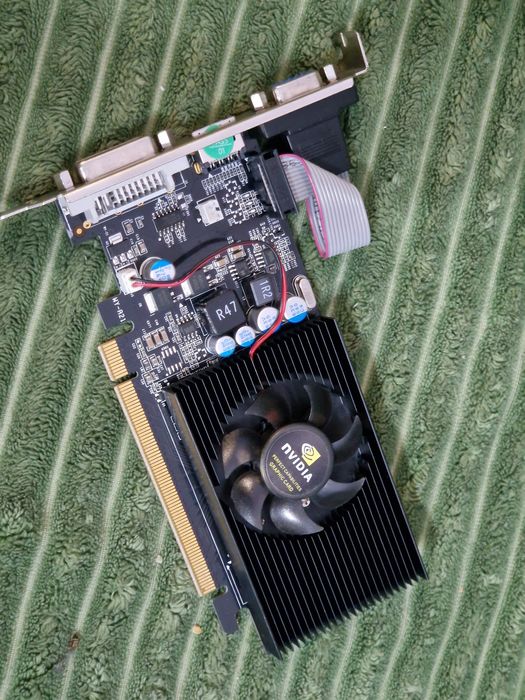 Видеокарта GeForce GT210 1gb