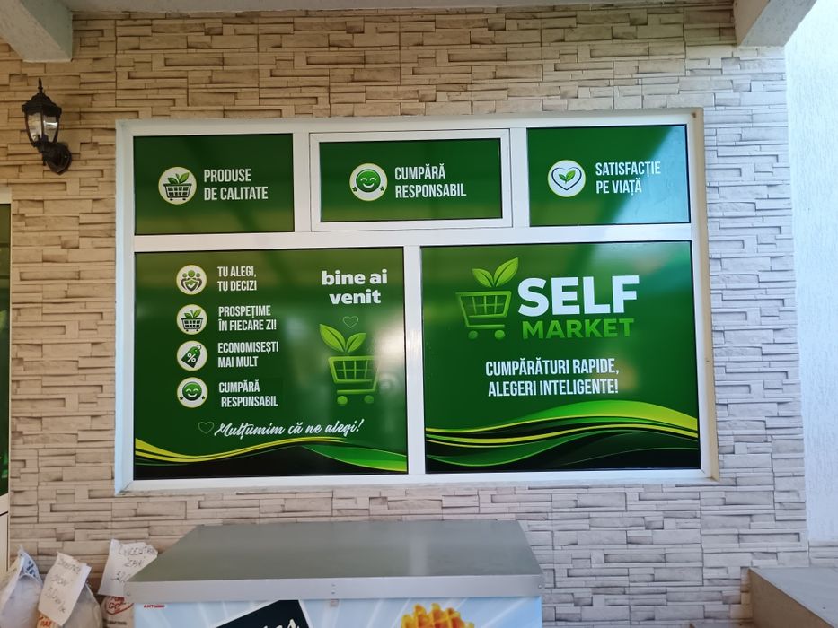 Folii geamuri/colantări vitrine
