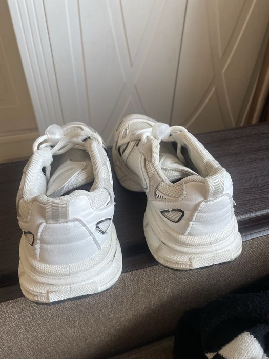 Кроссовки для девочки