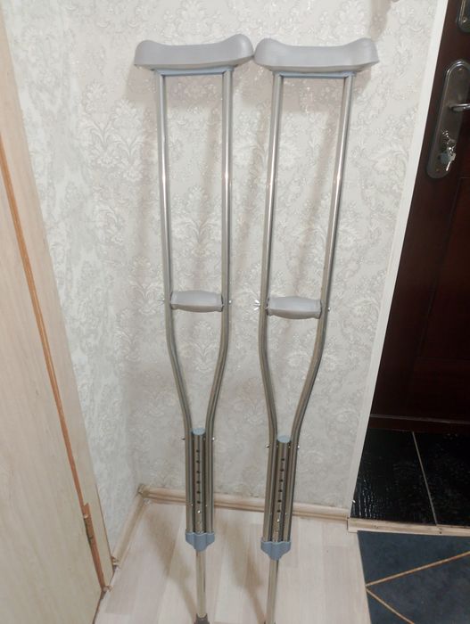 Продам кастыли алюминиевые