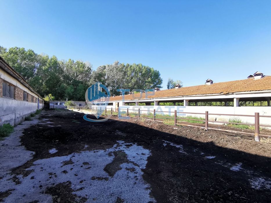 Продава се Промишлена сграда в с. Ресен, Област Велико Търново - 1740 кв.м за 84 €/кв.м - Снимка #7