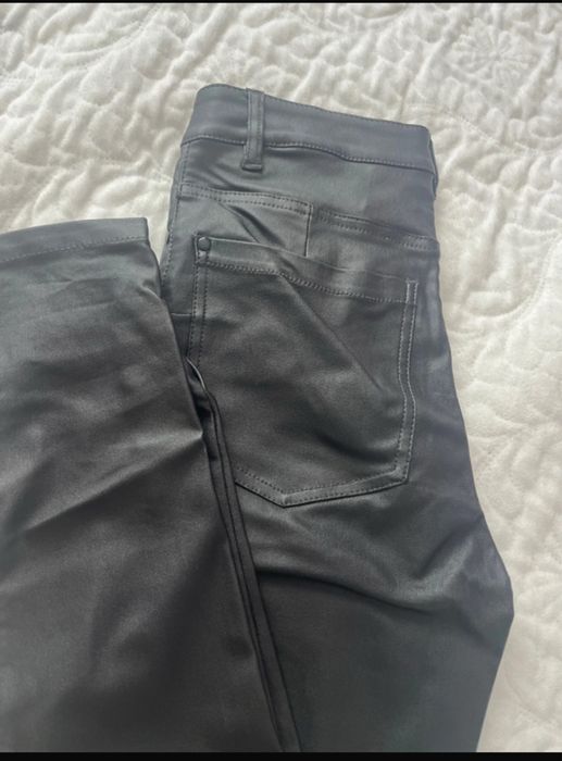 Blugi negri Marca Sinsay marimea M