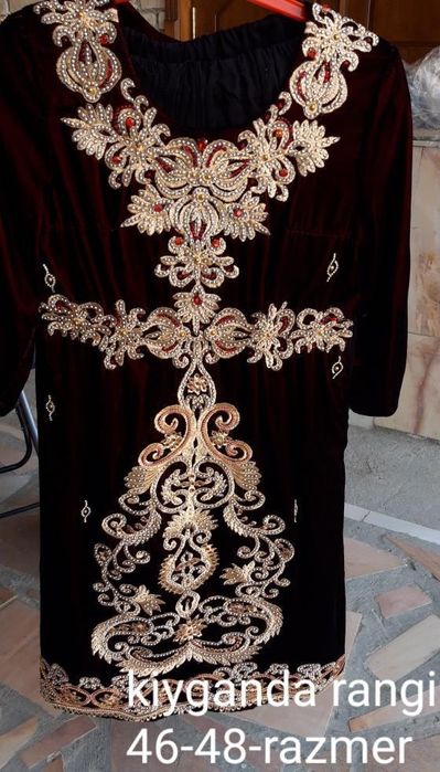 Sarpolik kiyimlar sotiladi. Yap-yangi rasmda 4xil qo'limda yana bor