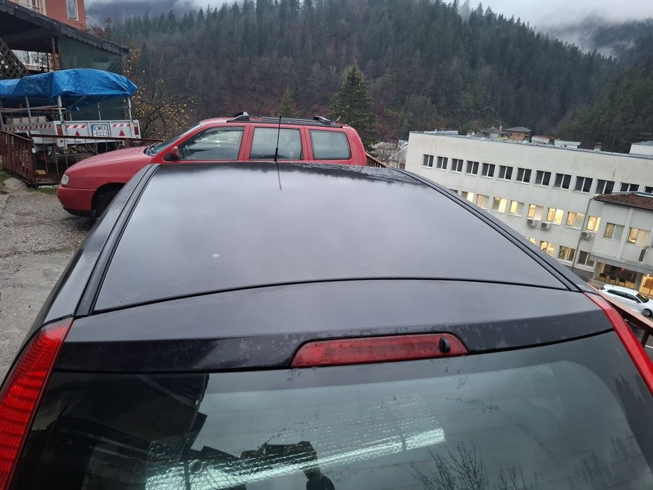 Форд фиеста 1.4  бензин