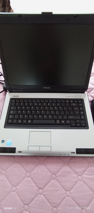 Лаптоп " Toshiba"
