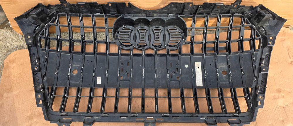 Grila radiator AUDI A4 B9 8W Allroad 2016 2017 / 2018 2019