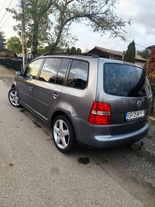 VOLKSWAGEN Touran 2005 — imagine 3