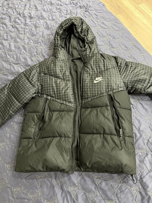 Зимняя куртка найк продается