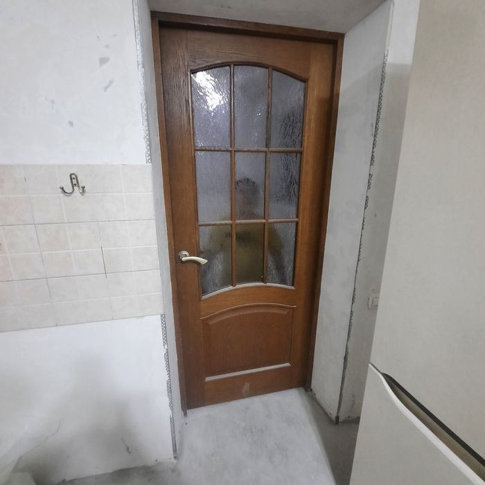 Продам двери  б/у.