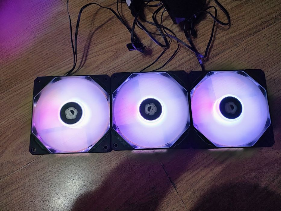 Ventilatoare id-cooling ARGB+Controler id-cool ARGB