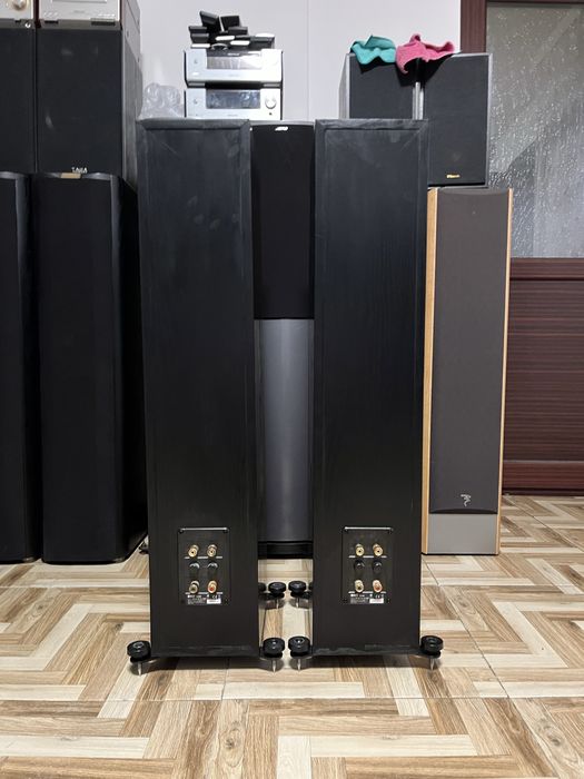 Boxe KEF-Q500 Black